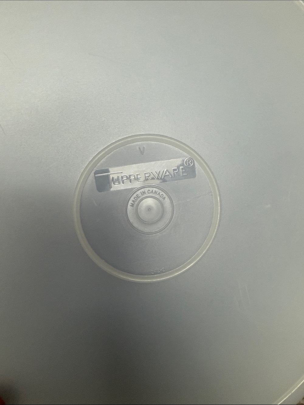 Tupperware Large Round Container - Picture 3 of 6